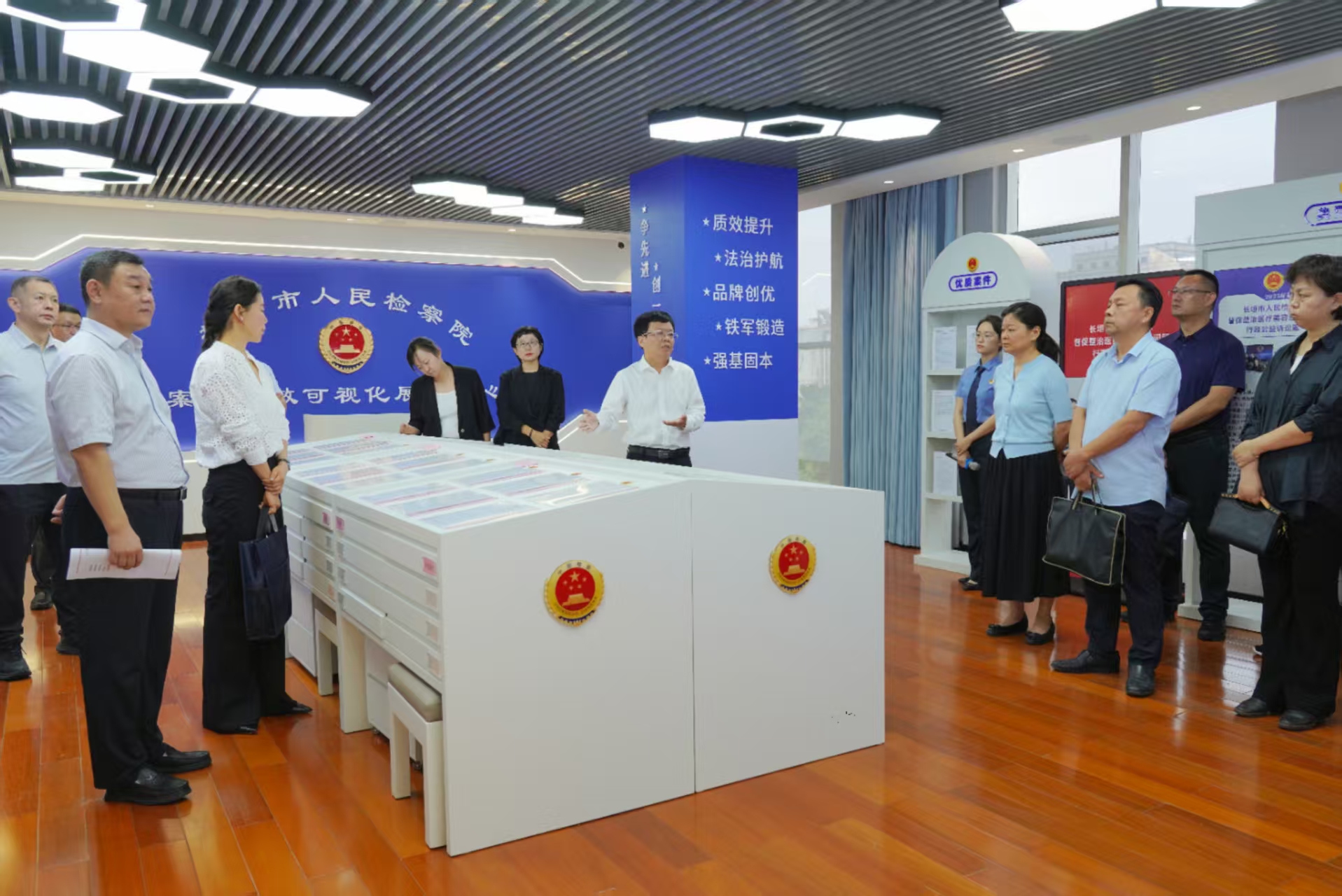 督质促效，学先励后 --新乡市检察院案件质效可视化展讲中心对全市检察业务情况和案件办理质效进行集中展讲